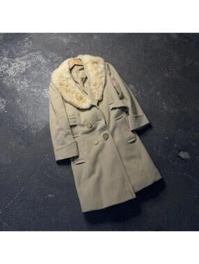 Vintage 70’s Cream ILGWU Wool Coat